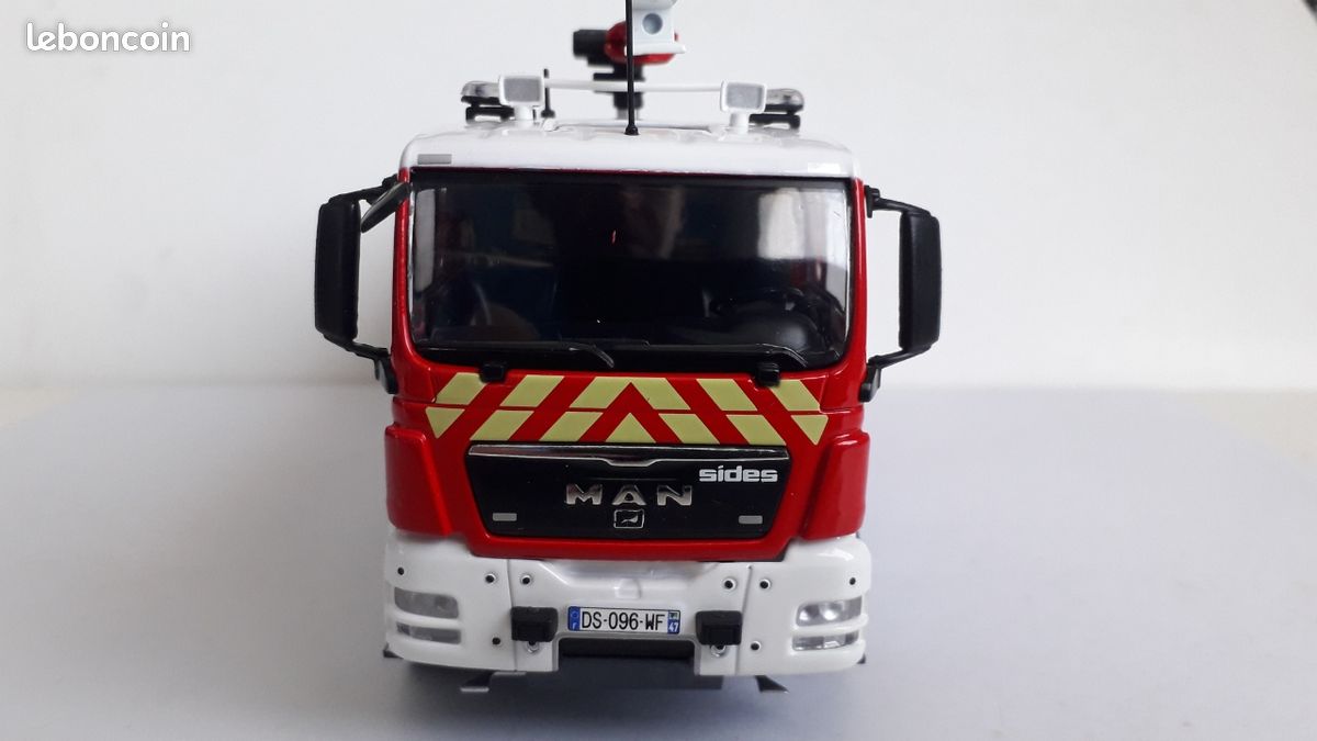 CAMION DE SAPEURS Pompiers SAVIEM SM7 SIDES FPT 1975 1/43 Véhicule de Collection EUR 144,90 - FR