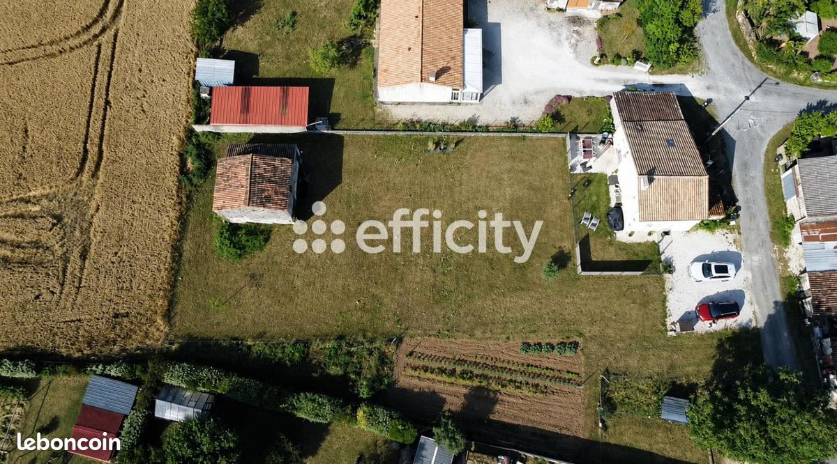 Terrain 900 m² Saint Porchaire · à Saint-Porchaire · 85 900 €