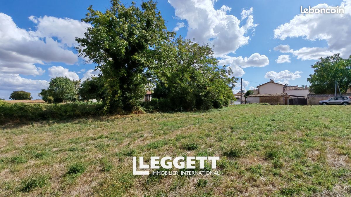 Terrain Montjean · 36 600 €