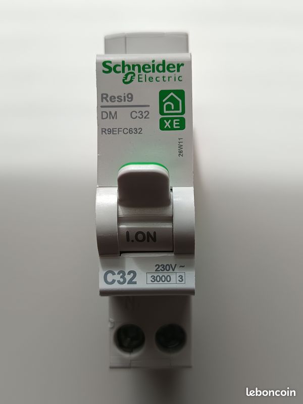 Disjoncteur 32A schneider electric (image 1)