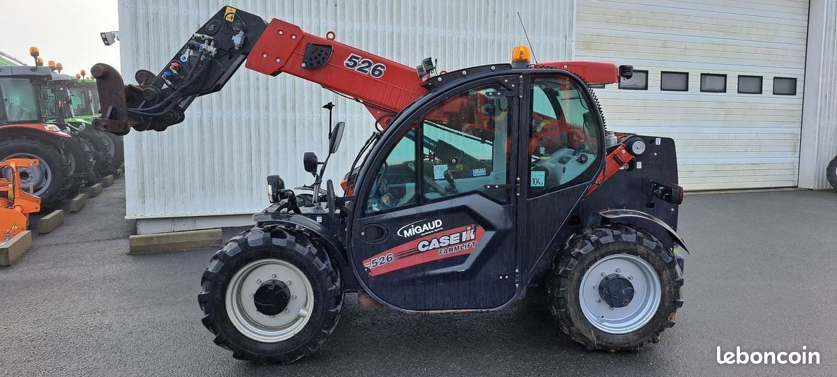 Case IH FARMLIFT 526 (image 1)