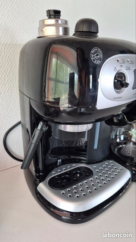 Cafetière Expresso Et Filtre De'Longhi BCO 261.B – Pompe 15 Bars, Puissance 1750 W, Combinée, Pour Café Et Expresso Au Quotidien