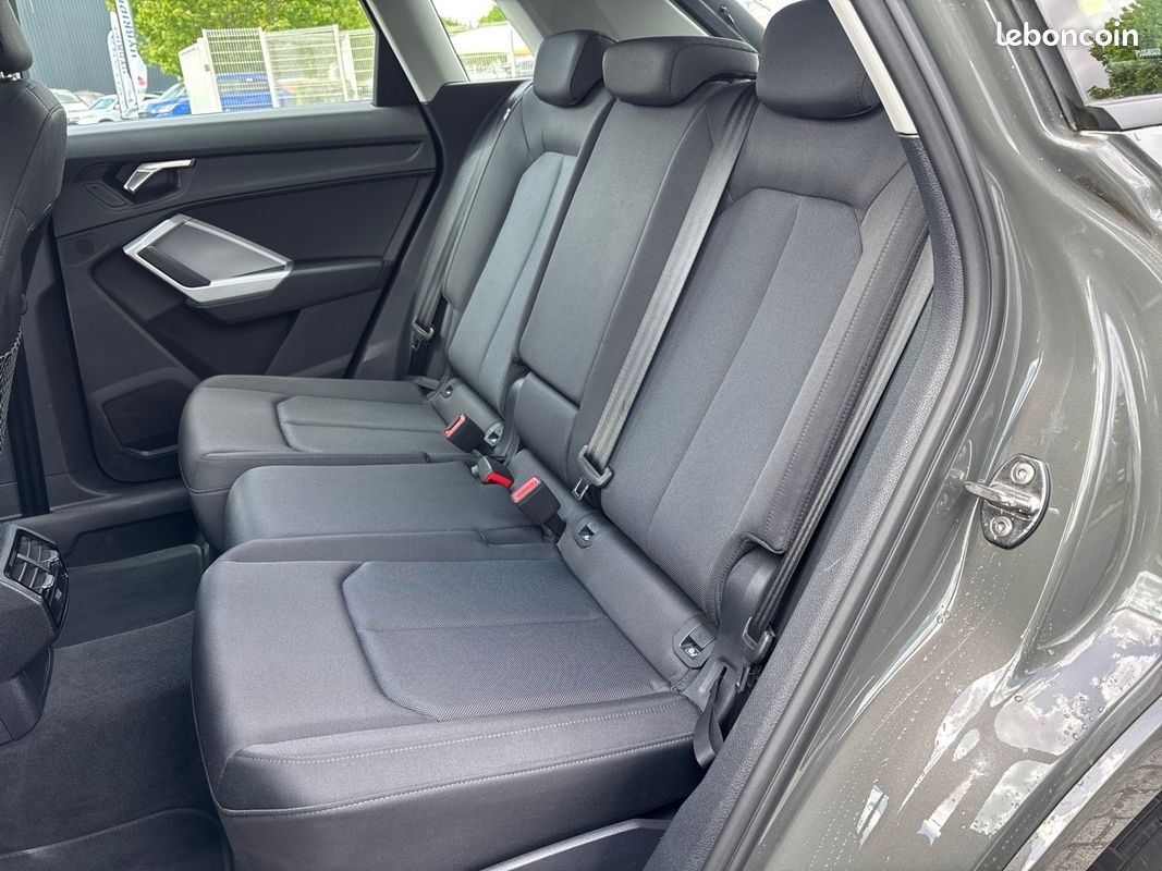 AUDI Q3 Sportback 35 TFSI 150 ch S tronic 7 S line (image 17)