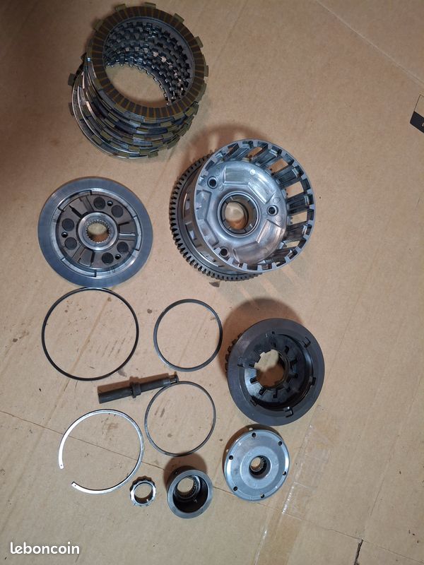 Embrayage Complet Honda CBR1000RR SC59 (5000 Km) – Comme Neuf !