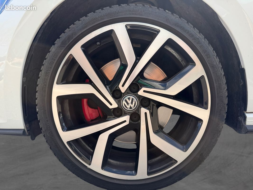 VOLKSWAGEN POLO 2.0 TSI 200 GTI DSG carplay caméra de recul - 200Ch - Garantie 12 mois (image 18)
