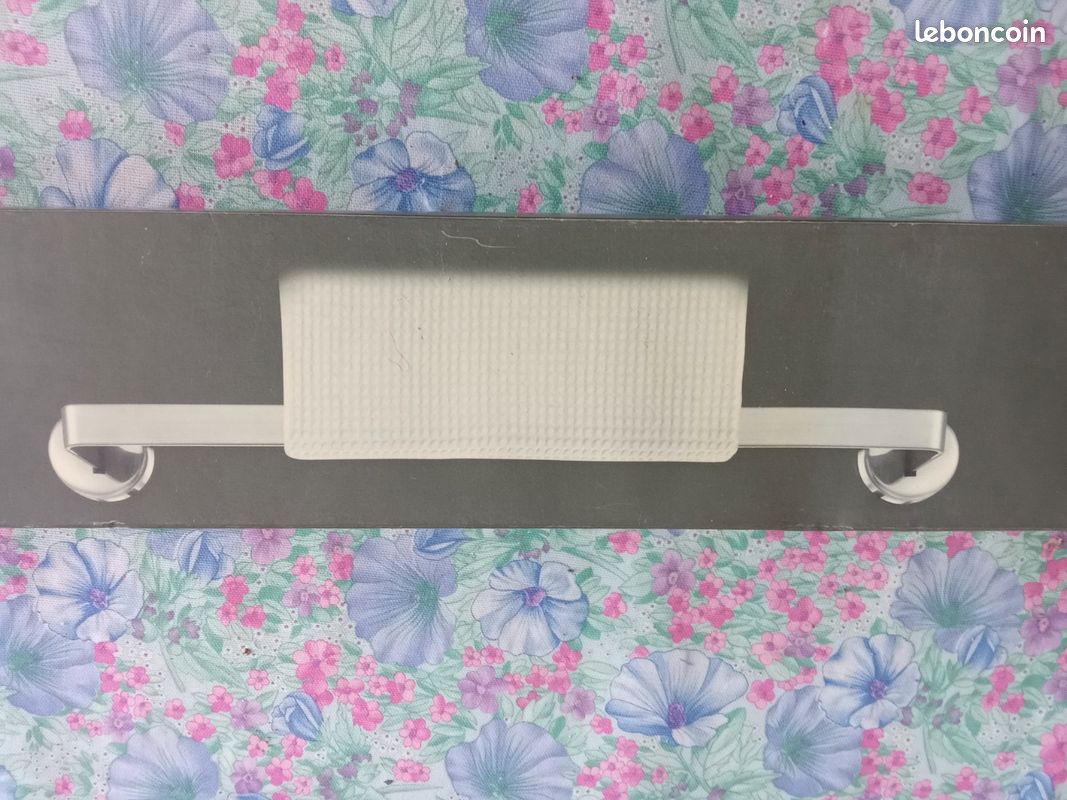 Porte serviette mural en inox (image 5)