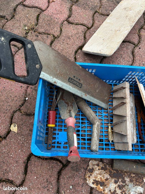 Caisse vieux outils (image 1)