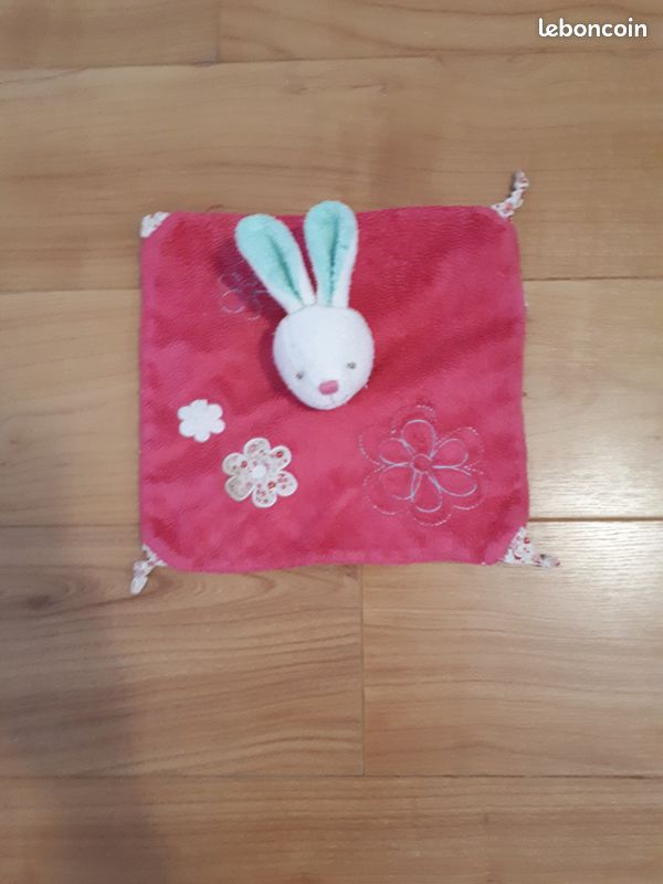 Doudou lapin rose (image 1)