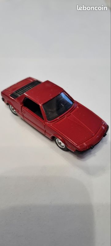 Fiat X1/9 solido 1/43 (image 1)
