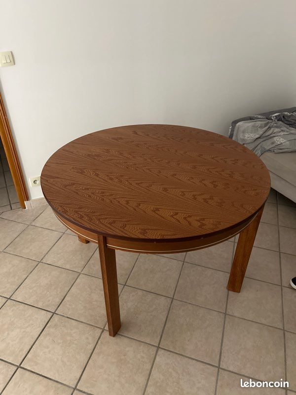 Table ronde (image 1)
