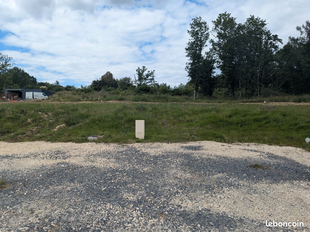 Terrain 602 m² · à Boisredon · 20 468 €