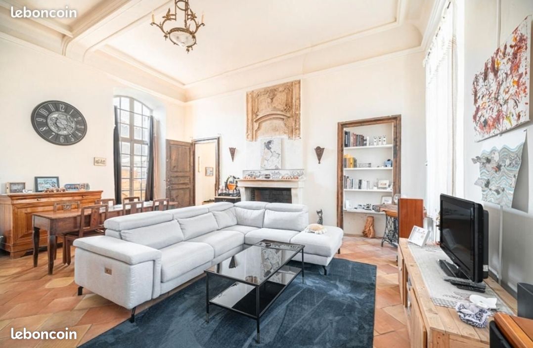 Maison 6 pièces 179 m² · à Saint-Remèze · 179 m² · 185 000 €