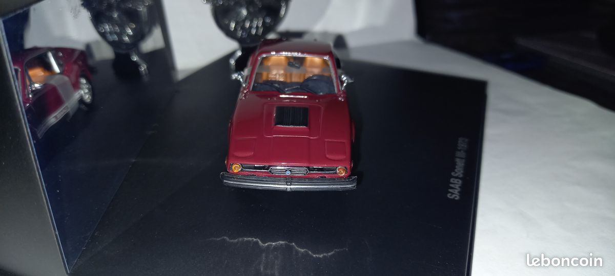 VOITURE 1/43 SAAB SONETT III 1973 UNIVERSAL HOBBIES TBE