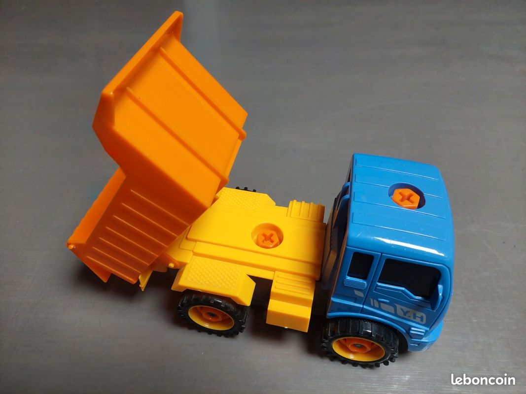 Camion avec outils (image 2)
