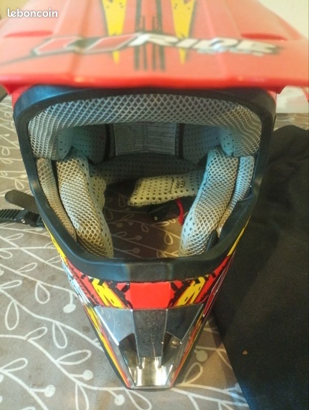 Casque enfant rouge uride kids (image 1)