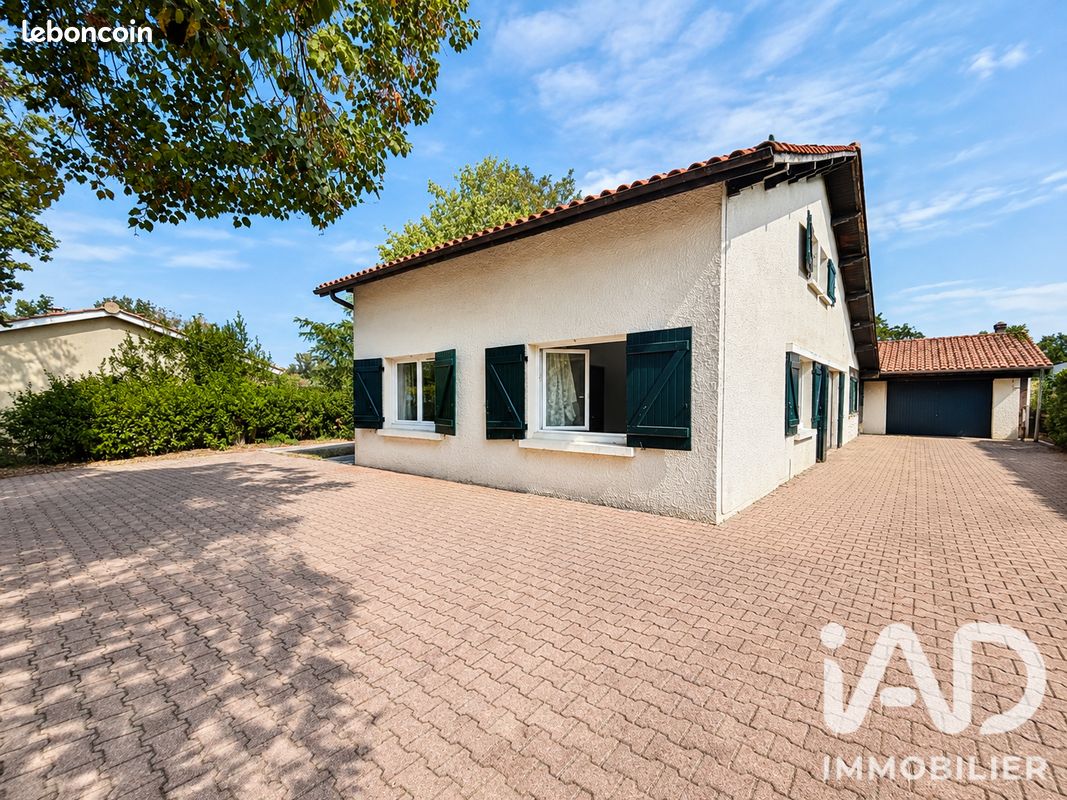 Maison 7 pièces 133 m² · à Vayres · 133 m² · 345 000 €