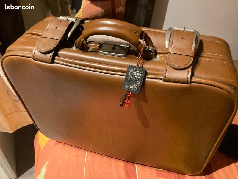 Petite valise (image 1)