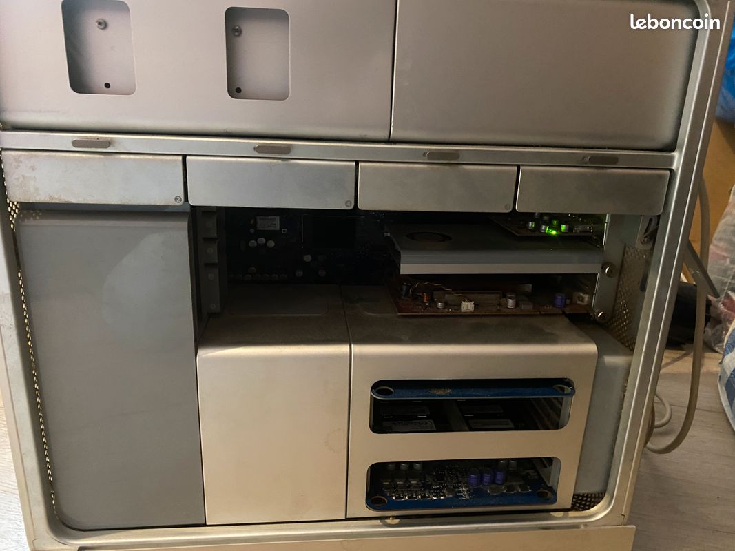 Mac Pro (early 2008) + Apple Cinema Display (image 6)