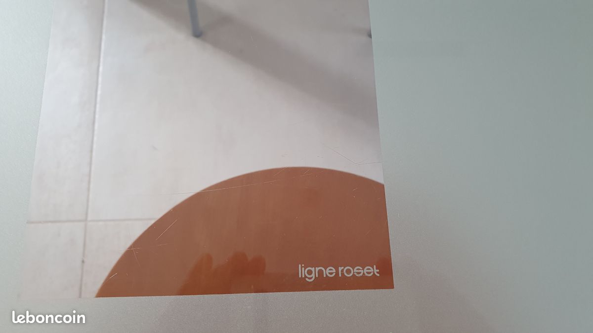Table salle à manger ligne Roset en verre dépoli et 4 chaises assorties Largeur 94cm Longueur 140cm Rallonge déployée 280 (image 2)