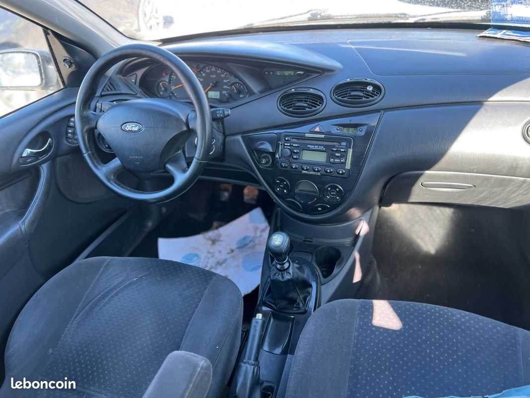 FORD Focus Berline FOCUS BASE tdci 115 (image 6)