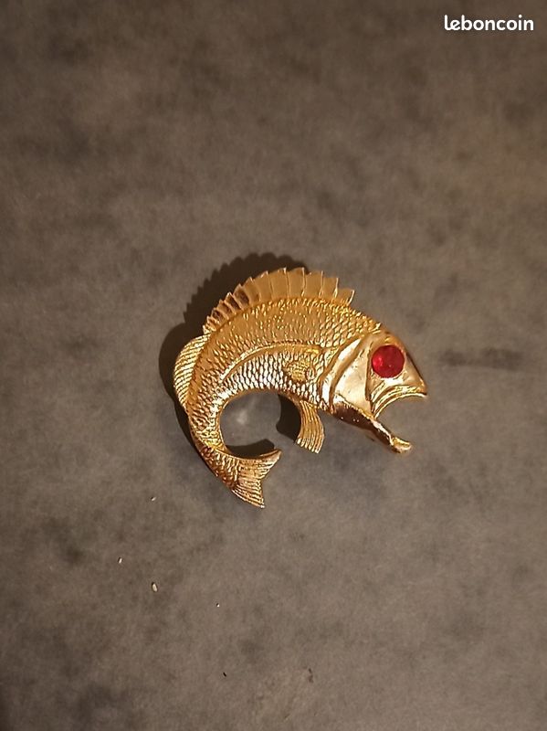 Broche Vintage Ancienne En Forme De Poisson En Résine - Marque Happy Fingers - Occasion