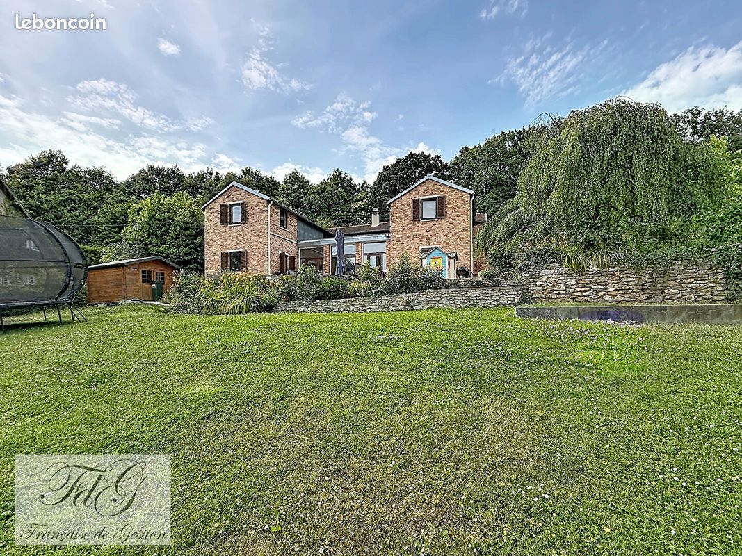 Maison 8 pièces 200 m² · à Mareil-Marly · 200 m² · 3 900 €/mois
