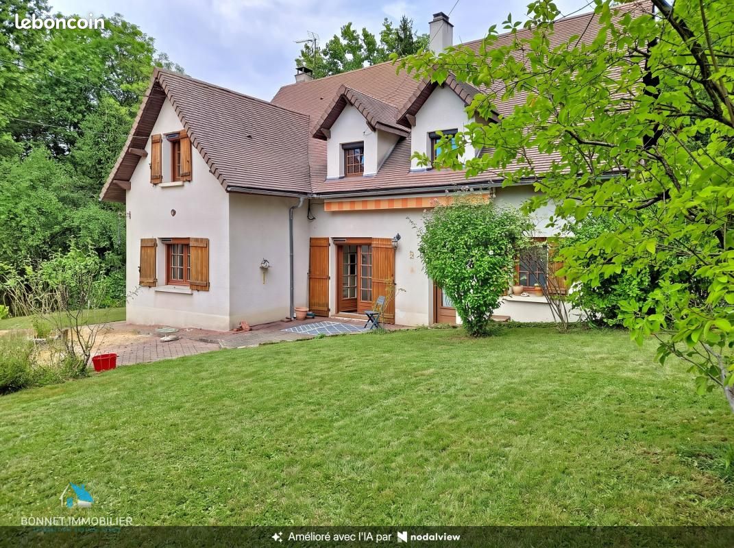 Maison 6 pièces 135 m² · à Saint-Julien-de-Coppel · 135 m² · 273 000 €