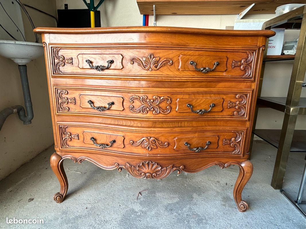 Commode (image 1)