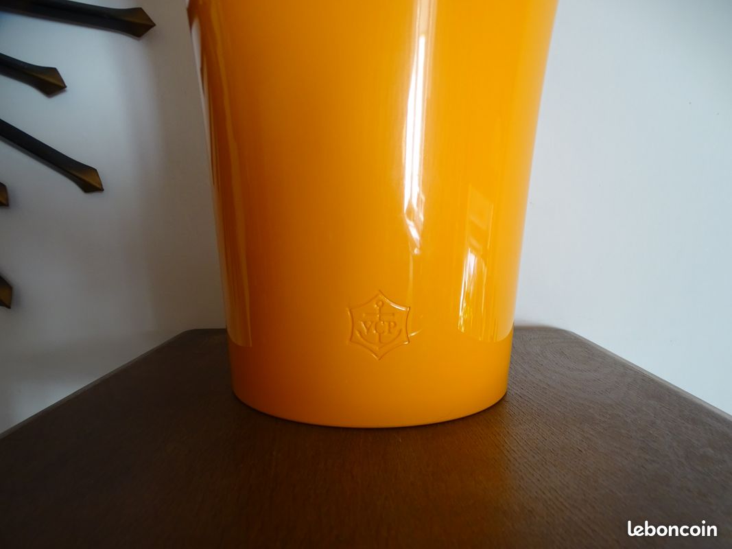 Seau à Champagne Vintage Veuve Clicquot - Plastique Moulé Orange - Neuf