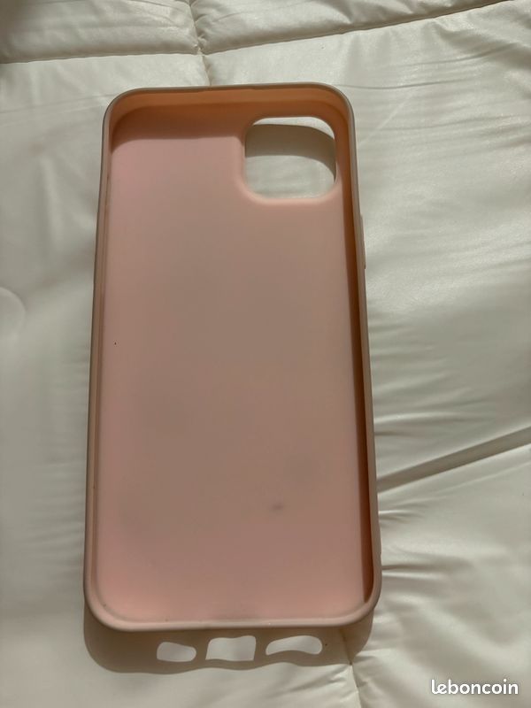 Coque rose iPhone 14plus (image 1)