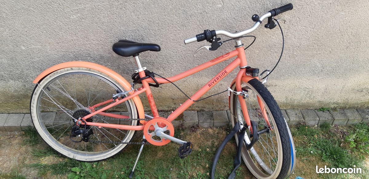 Jeu jouet sport vélo VTT VTC Décathlon Riverside 500 pneu roue casque pédalier sécurité brassard écarteur de danger béquille garde boue dérailleur jante frein Btwin taille M plateau femme homme mixte (image 1)
