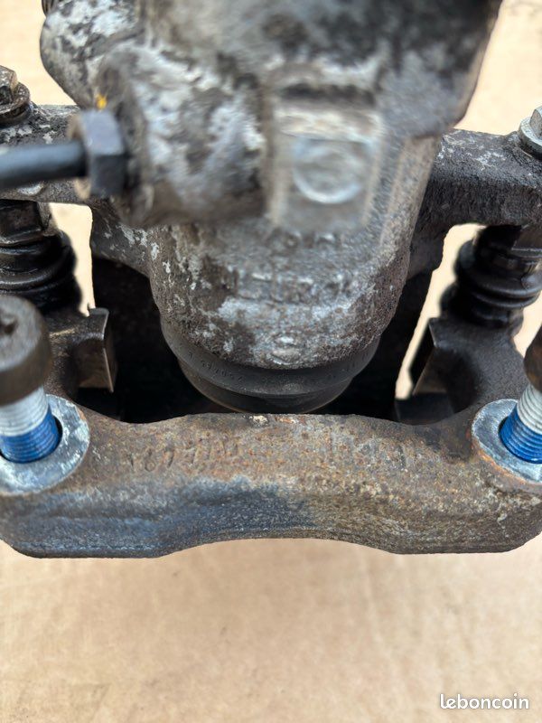 Etrier arriere droit Peugeot 308, 307, C4.. (image 3)