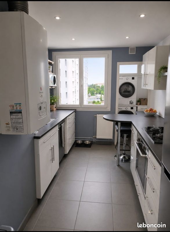 Appartement 3 pièces 66 m² · à Échirolles · 65,9 m² · 135 000 €