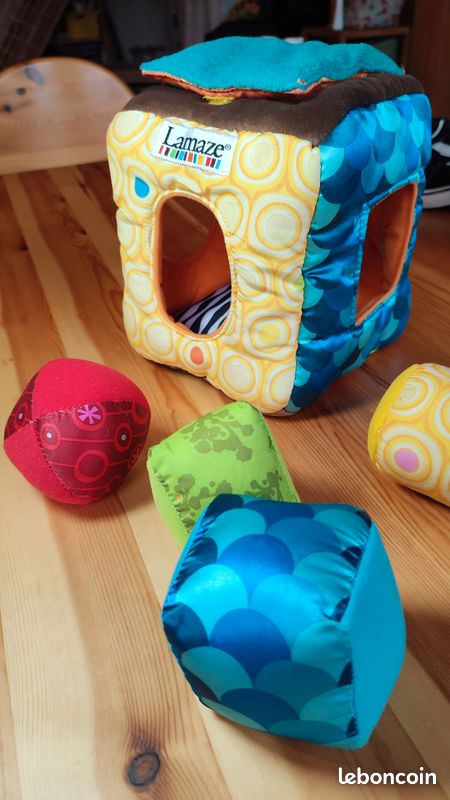 Cube tissus coloré formes Lamaze (image 4)