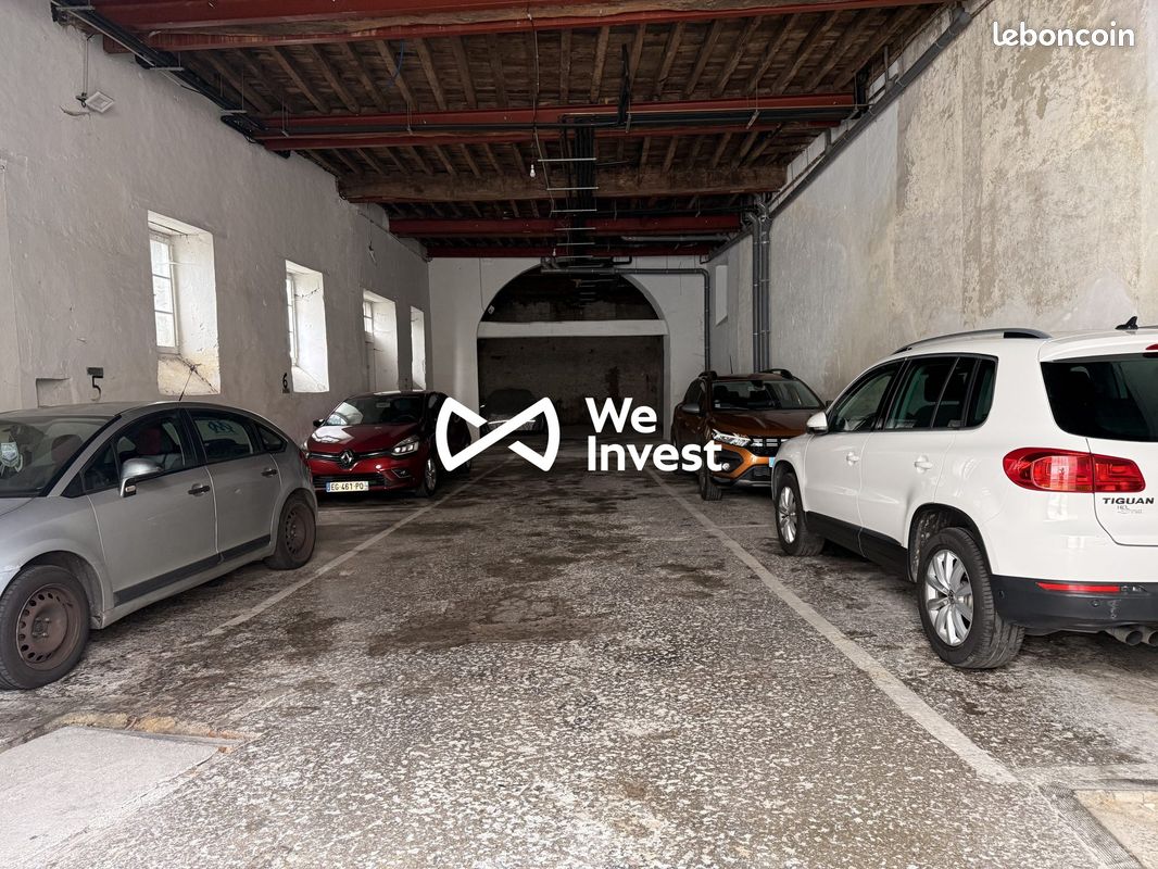Parking 100 m² · à Oloron-Sainte-Marie · 100 m² · 60 000 €