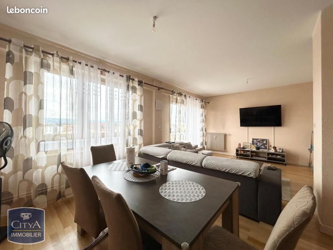 Appartement 3 pièces 92 m² · à Roanne · 92 m² · 680 €/mois