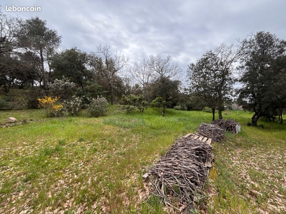 Terrain 609 m² Carnoules · 165 000 €