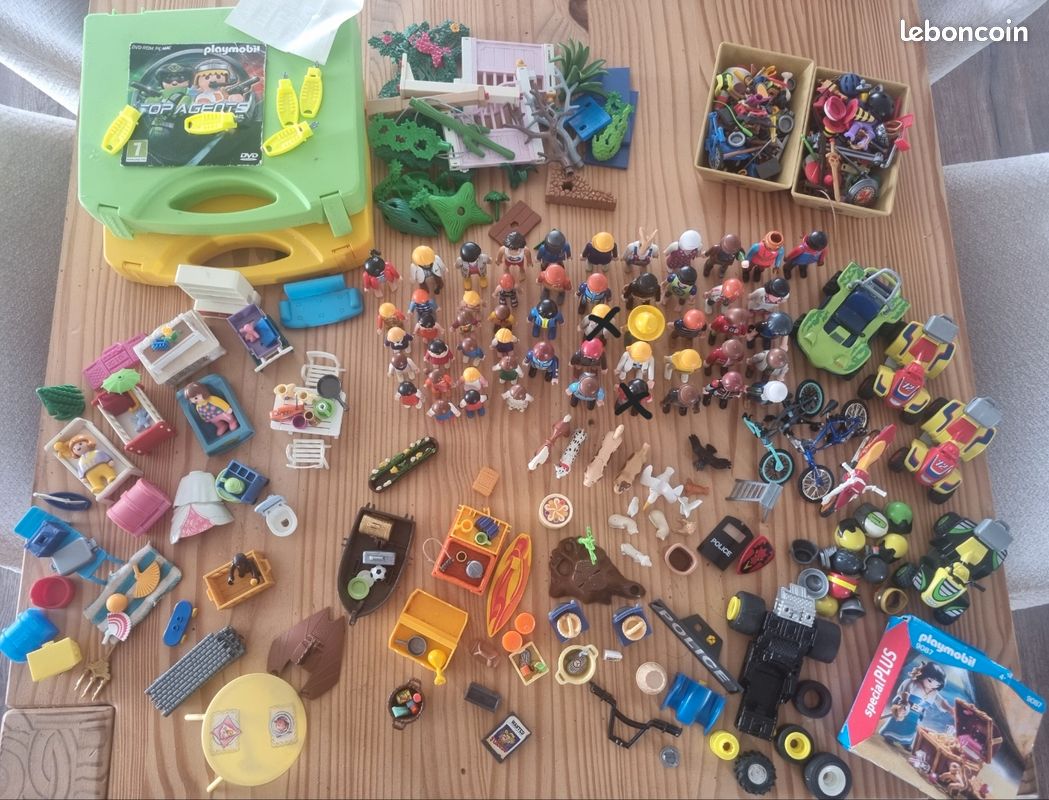 Camion poubelle PLAYMOBIL 70885 avec effets lumineux - 2 personnages et accessoires - Jeux - Jouets