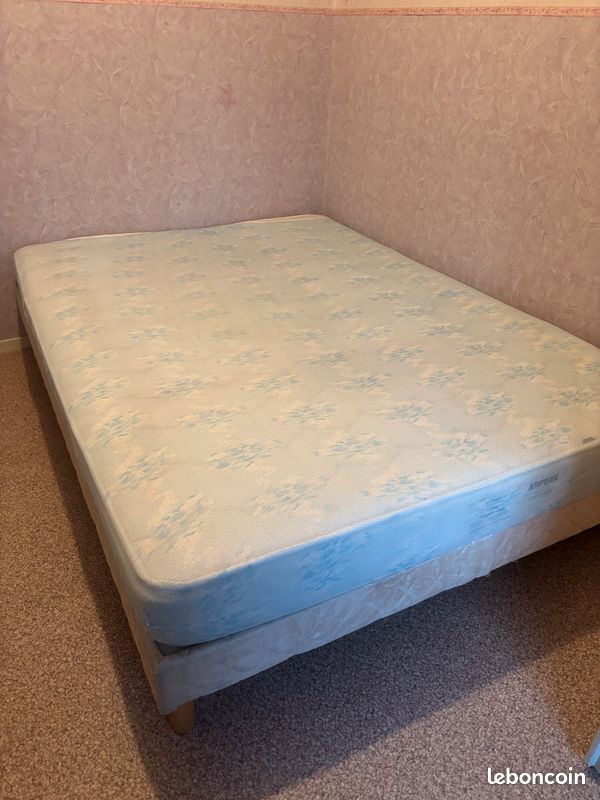 Matelas + sommier (image 1)
