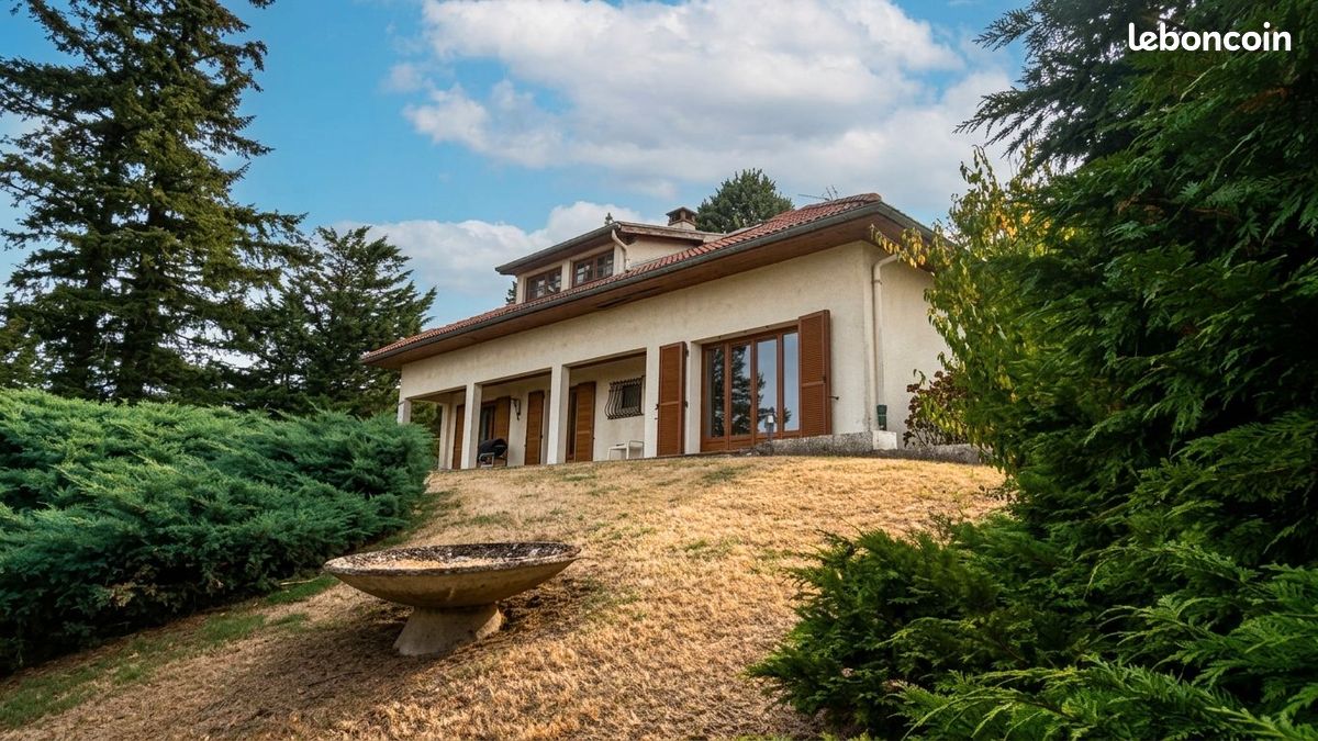 Maison 5 pièces 201 m² · à Vaugneray · 201 m² · 610 000 €