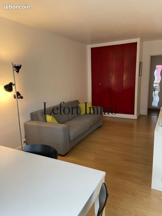 Appartement 1 pièce 27 m² · à Montrouge · 27 m² · 900 €