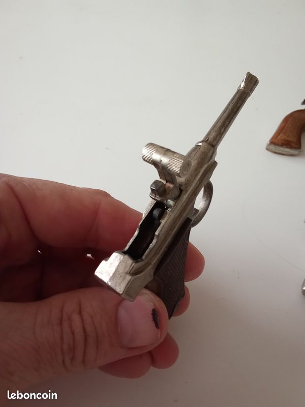 Très anciens jouets petit pistolet et sa carabine à amorce ou pétard