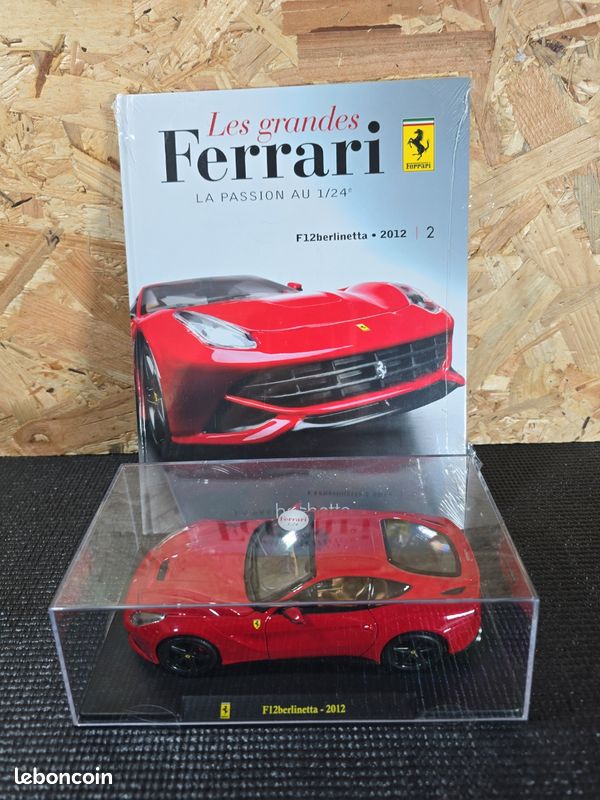 Voiture Miniature 1/24 Ferrari F12 Berlinetta 1961 - Modèle De Collection Ixo Pour Hachette