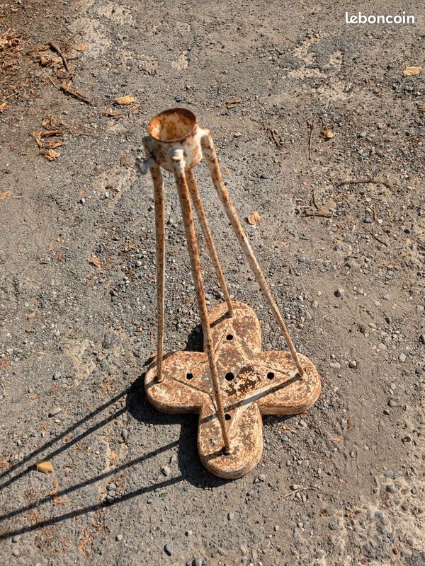 Pied de parasol en fonte (image 1)