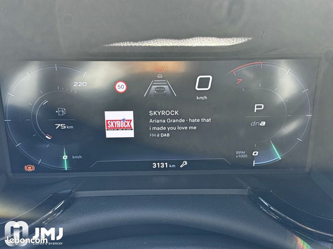 ALFA ROMEO Junior 1.2 Ibrida 145 ch e-DCT6 Q4 Premium (image 13)