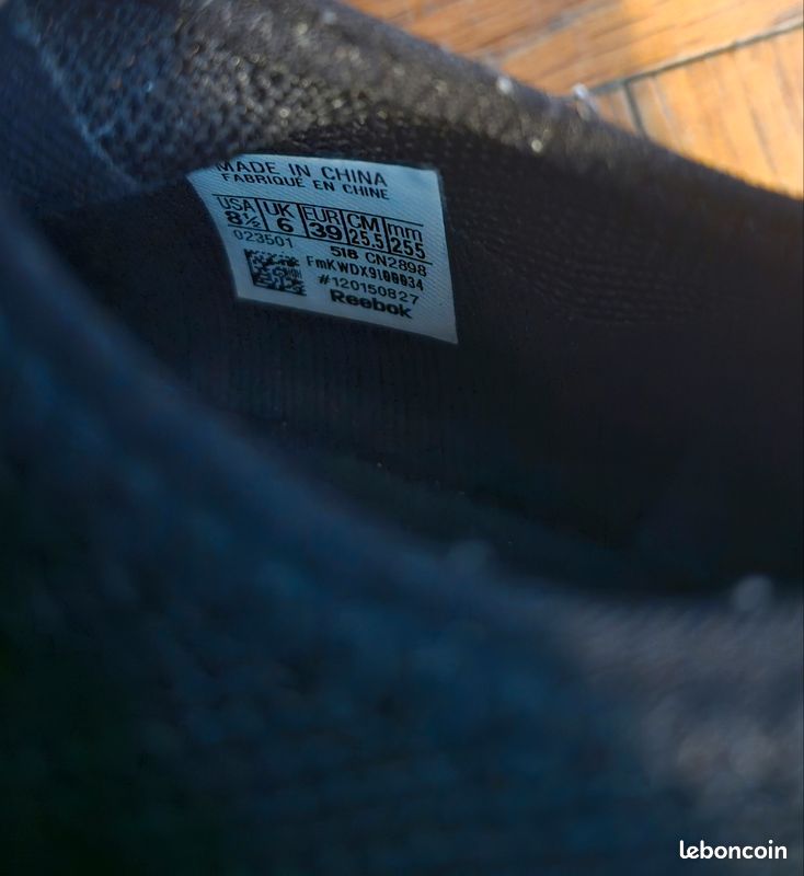 Lot de paires de Baskets : FILA disruptor blanches & Baskets Reebok noires (image 7)