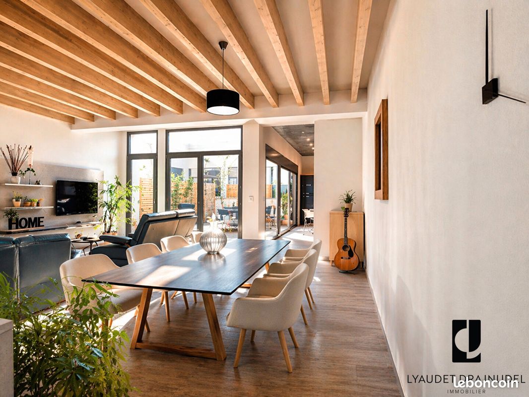 Appartement 4 pièces 98 m² · à Roanne · 98 m² · 112 000 €