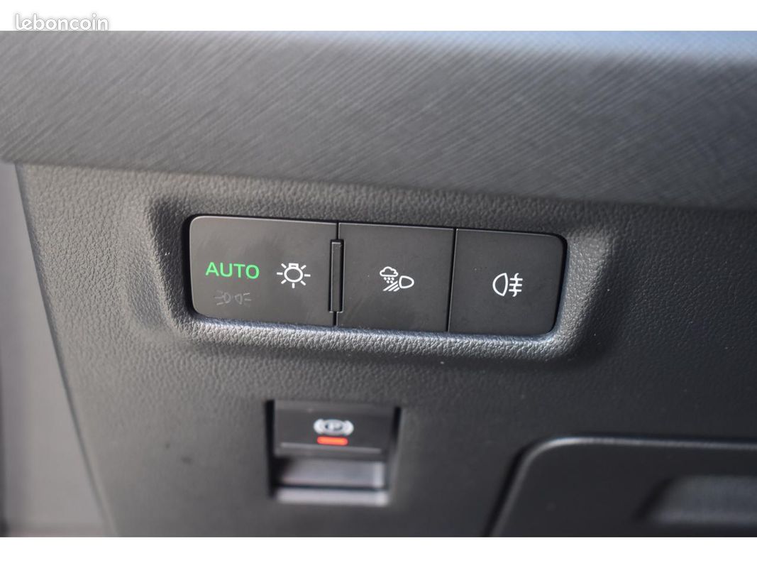 SKODA KODIAQ 2.0 TDI 150 ch SCR DSG7 7pl Selection (image 22)