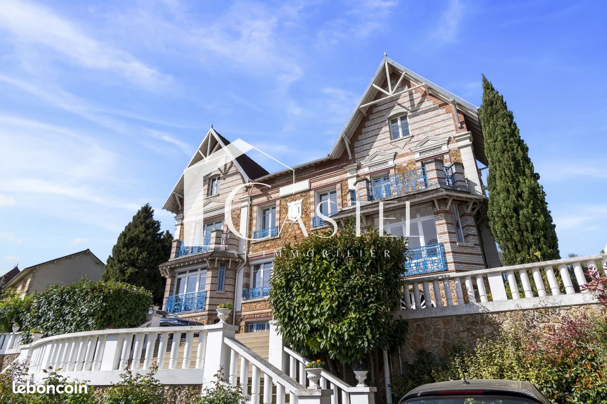 Maison 13 pièces 306 m² · à Hardricourt · 306 m² · 995 000 €