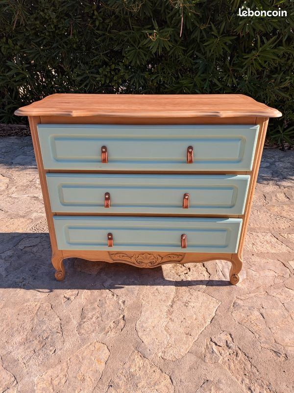 Commode (image 1)